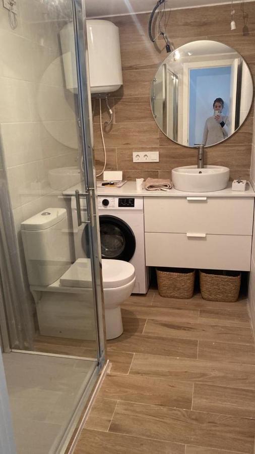 Ingrid Apartment Салоу Экстерьер фото
